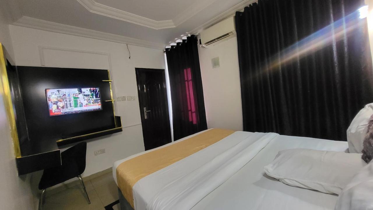 Palazzo Apartments Ikeja Luaran gambar