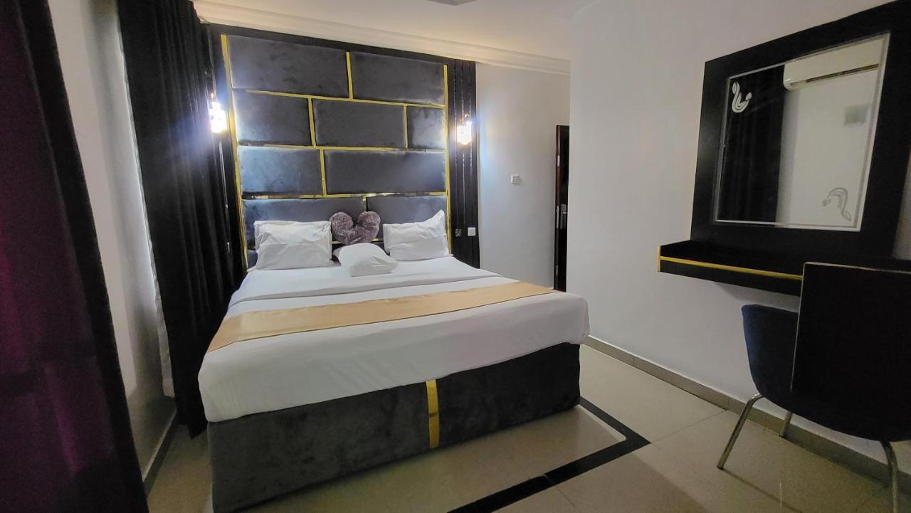 Palazzo Apartments Ikeja Luaran gambar